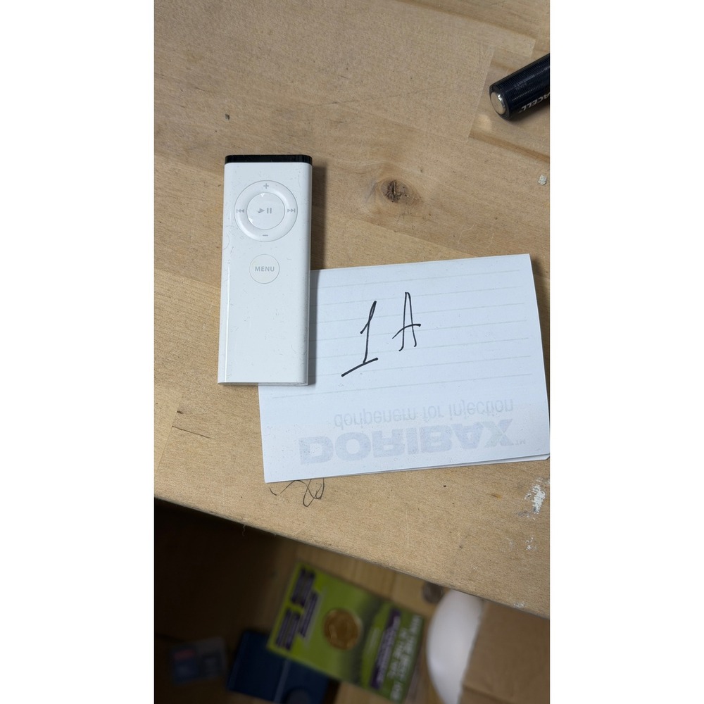 Apple Remote A1156 EMC 2086 White Infrared Media‎ Controller for Mac Apple TV